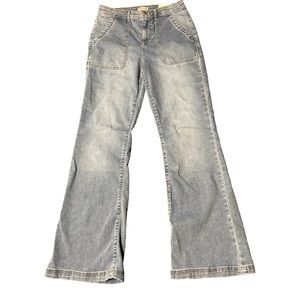 NWT light wash size 4/27 flare leg Knox rose denim jeans